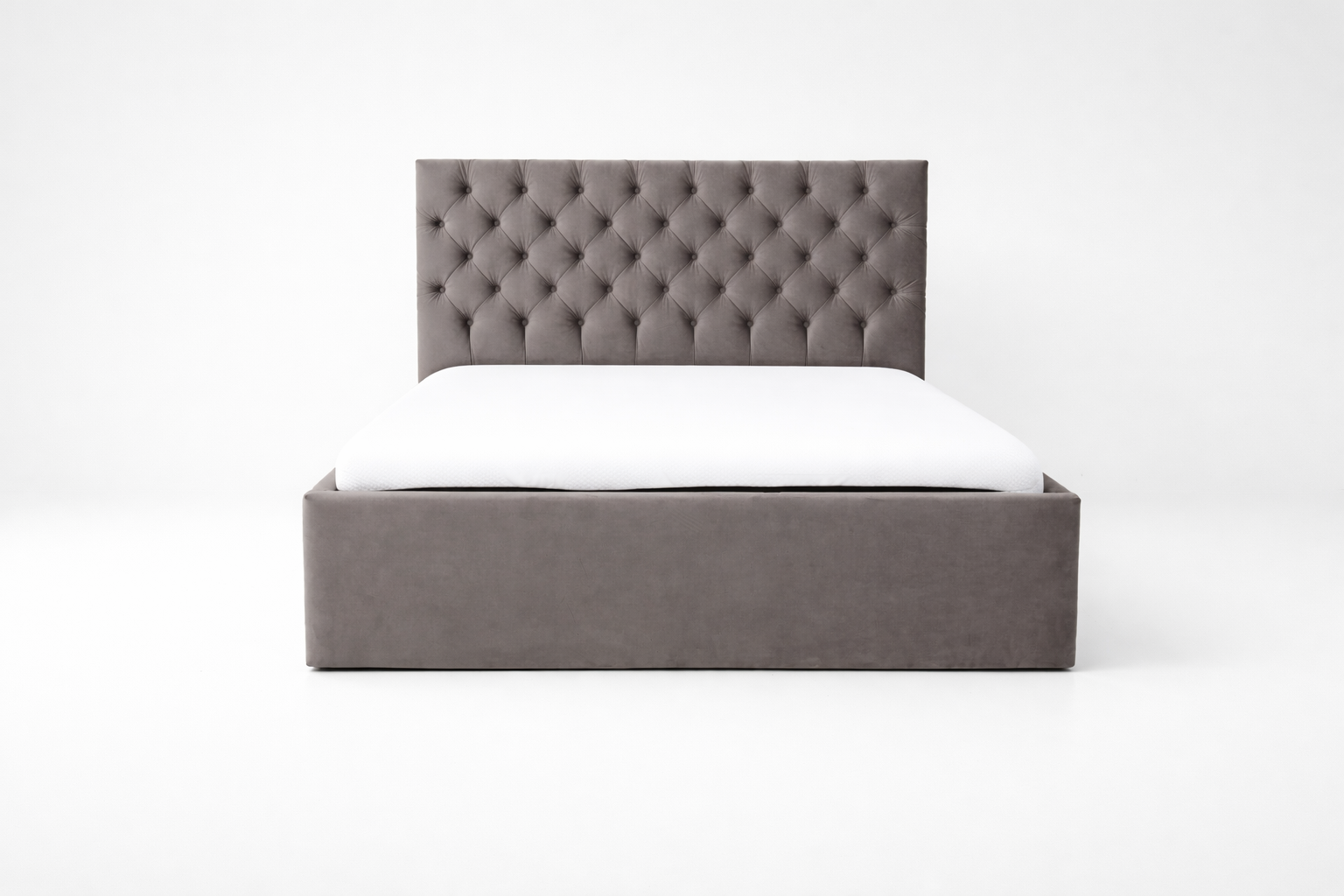 Pat tapițat cu ladă depozitare Chesterfield