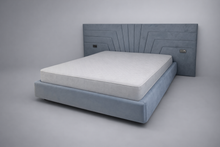 Pat tapițat cu priză și ladă depozitare Louvre