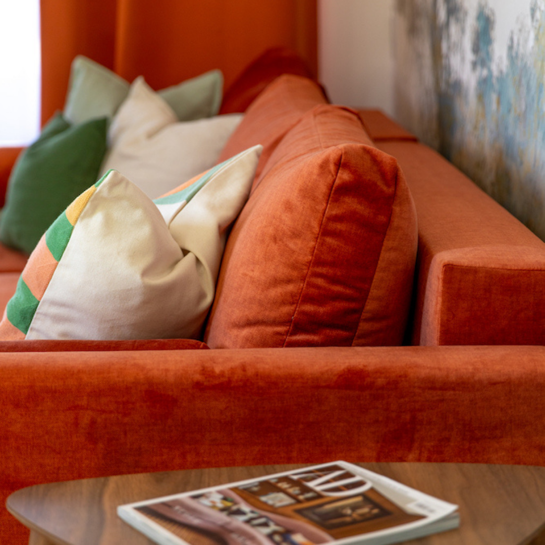 Colțar extensibil custom - POSTCARD Projects