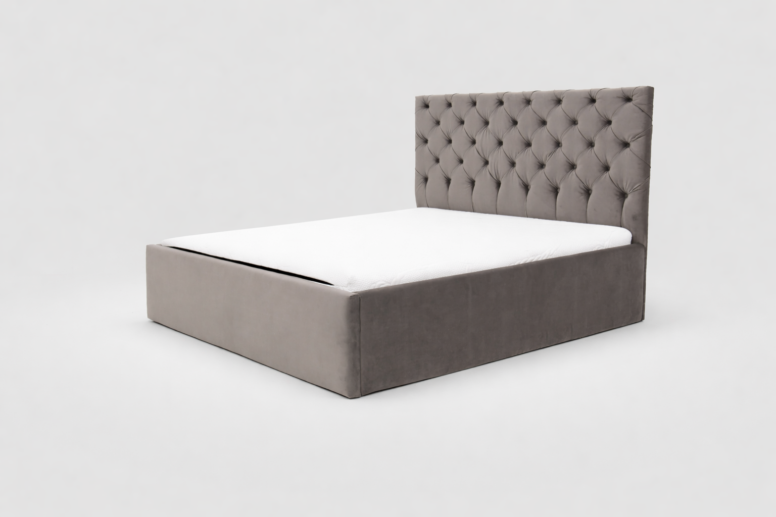 Pat tapițat cu ladă depozitare Chesterfield